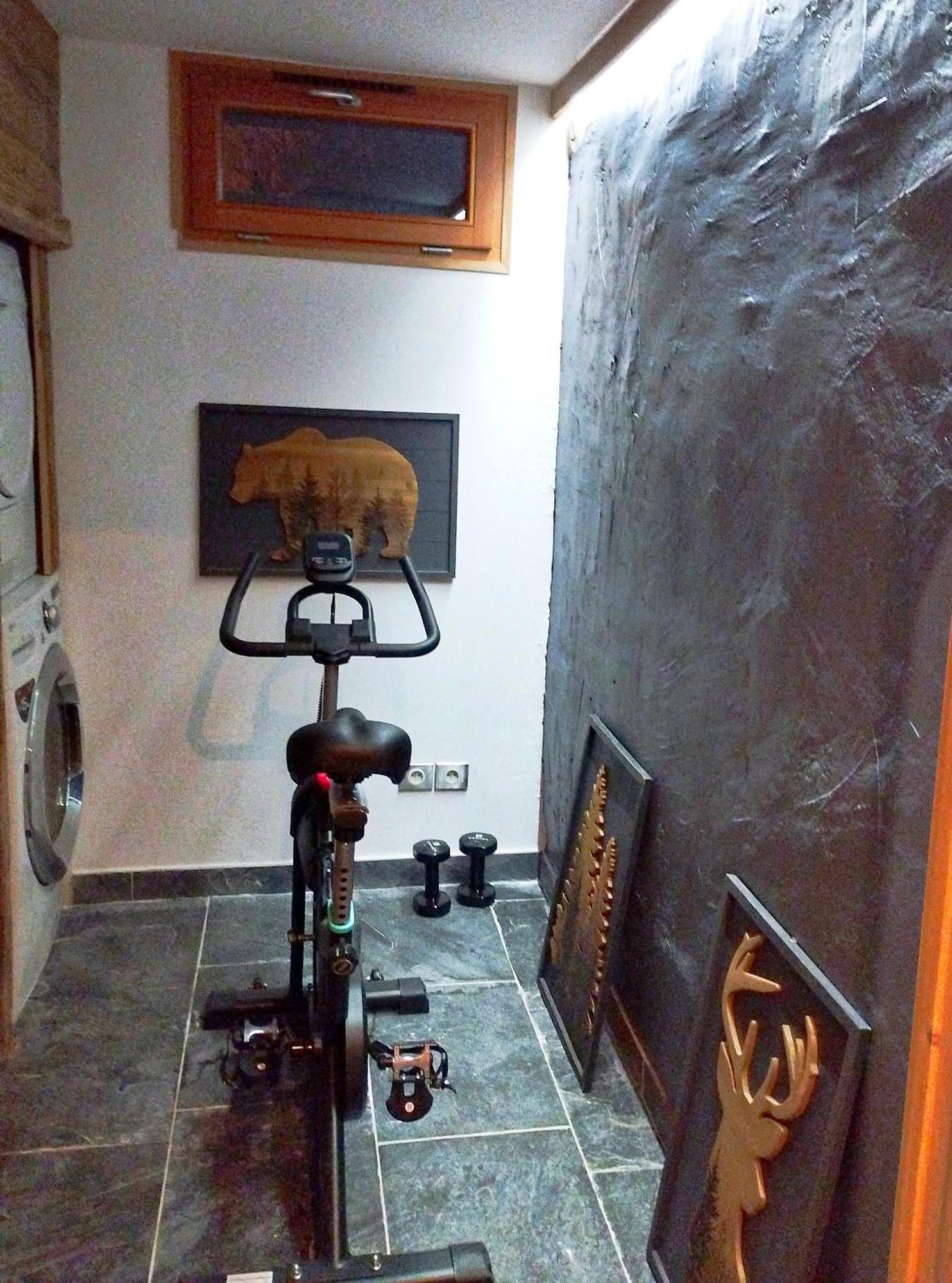 Chalet Guest Hypercenter Hot Tubs - Sauna & Mtb Storage Morzine