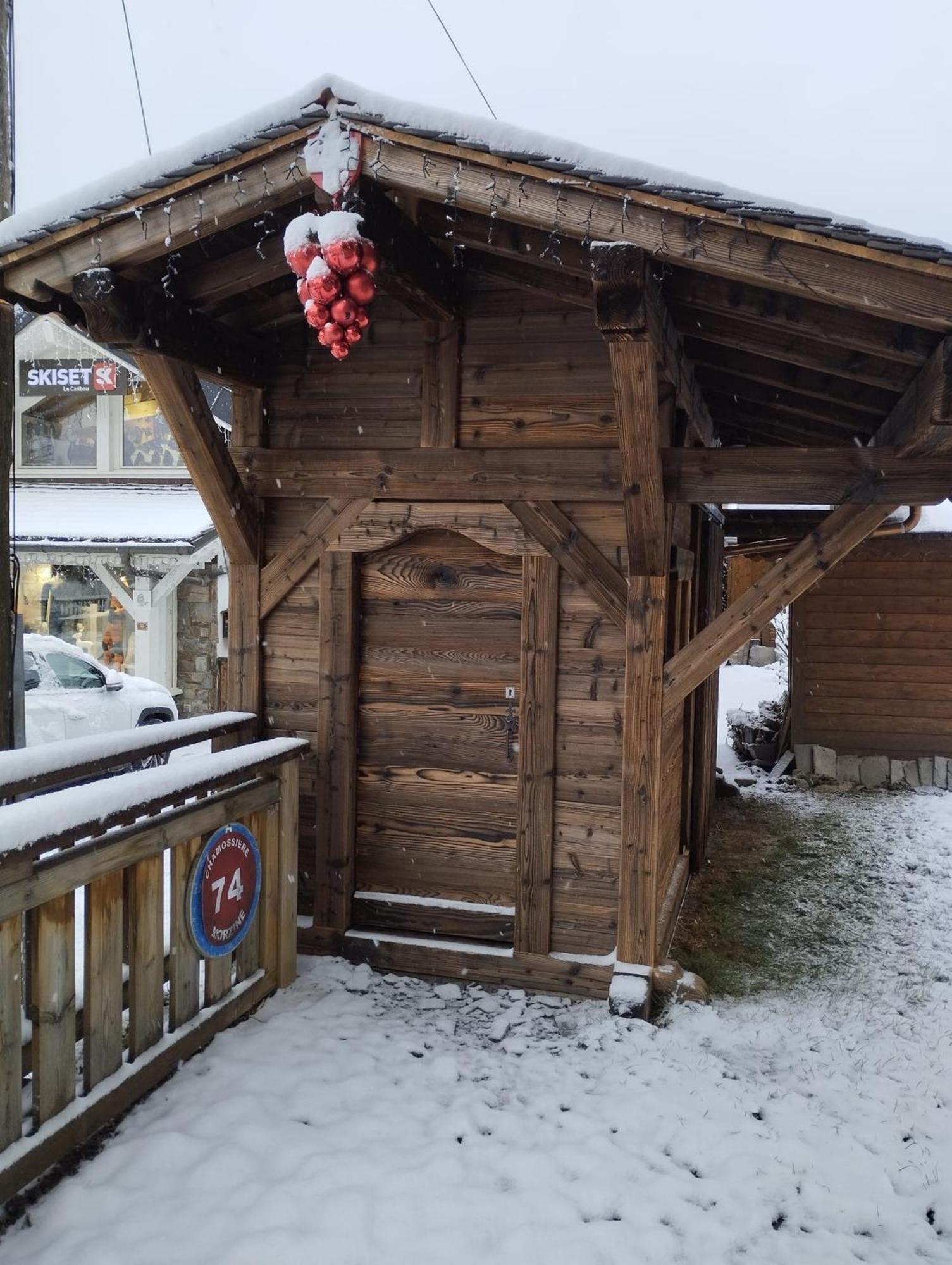 Chalet Guest Hypercenter Hot Tubs - Sauna & Mtb Storage Morzine